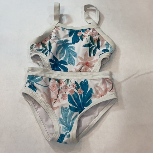 5 for $25 Beautiful baby swimsuit floral - Picture 1 of 5